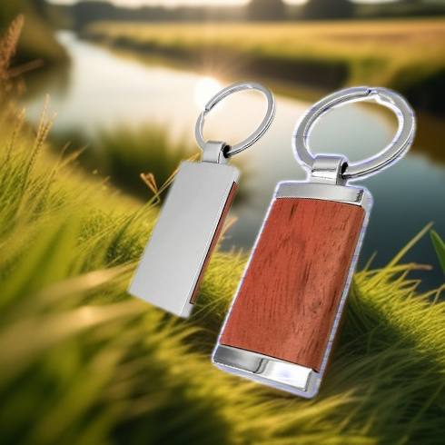 Брелок металлический Портофино, изысканный аксессуар, сочетающий в себе металлические и деревянные элементы, в подарочной упаковке, коричневый цвет